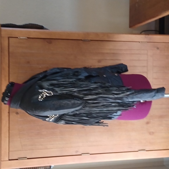 OUTERBOUND BY HMS. CROPPED LEATHER MOTOR CYCLE JACKET - Picture 5 of 10